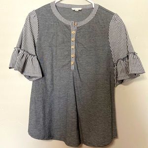 Hidden Alley Women’s Shirt Size M